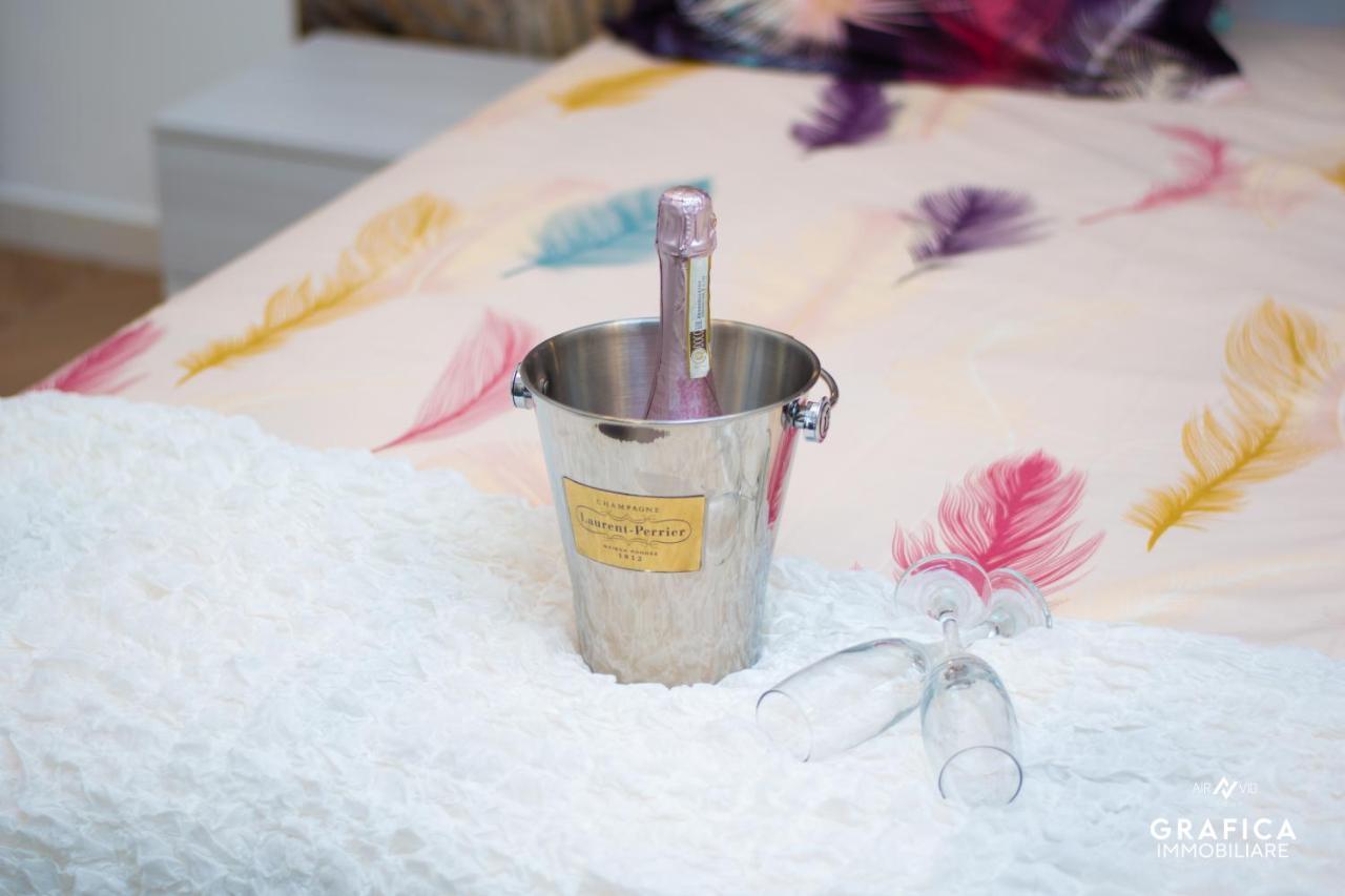 Ameli Home Luxury Apartment タラント エクステリア 写真